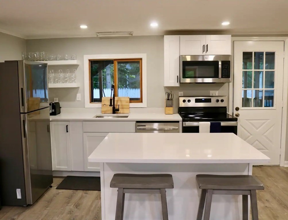 175 Sam Ryder Rd, Chatham, Massachusetts, 2 Bedrooms Bedrooms, 4 Rooms Rooms,1 BathroomBathrooms,Residential Lease,For Rent,Sam Ryder Rd,73453286