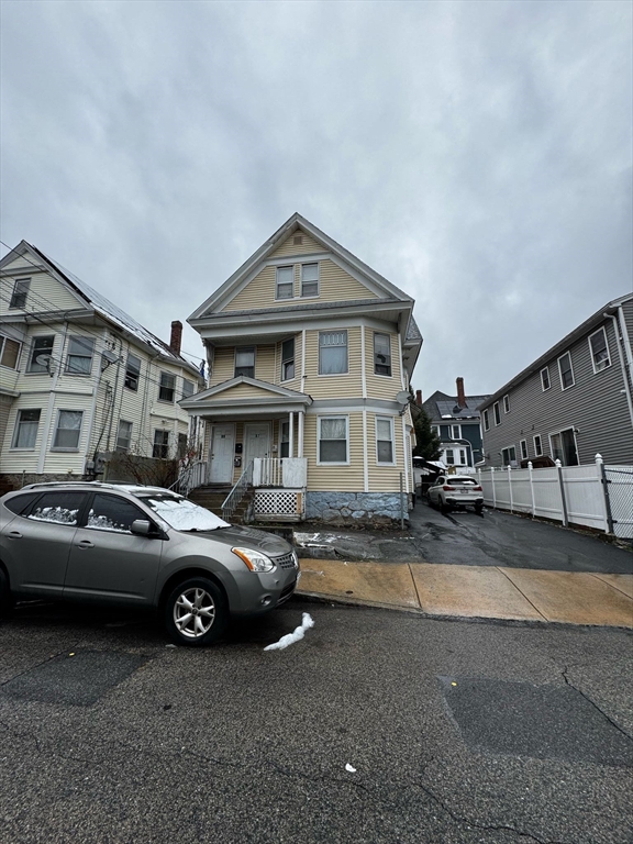 87-89 Trenton Street, Lawrence, Massachusetts, 8 Bedrooms Bedrooms, 14 Rooms Rooms,3 BathroomsBathrooms,Residential Income,For Sale,Trenton Street,73364795