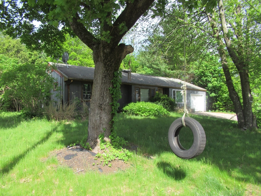 81 Mount View Drive, Holden, Massachusetts, 3 Bedrooms Bedrooms, 5 Rooms Rooms,1.5 BathroomsBathrooms,Residential,For Sale,Mount View Drive,73458979