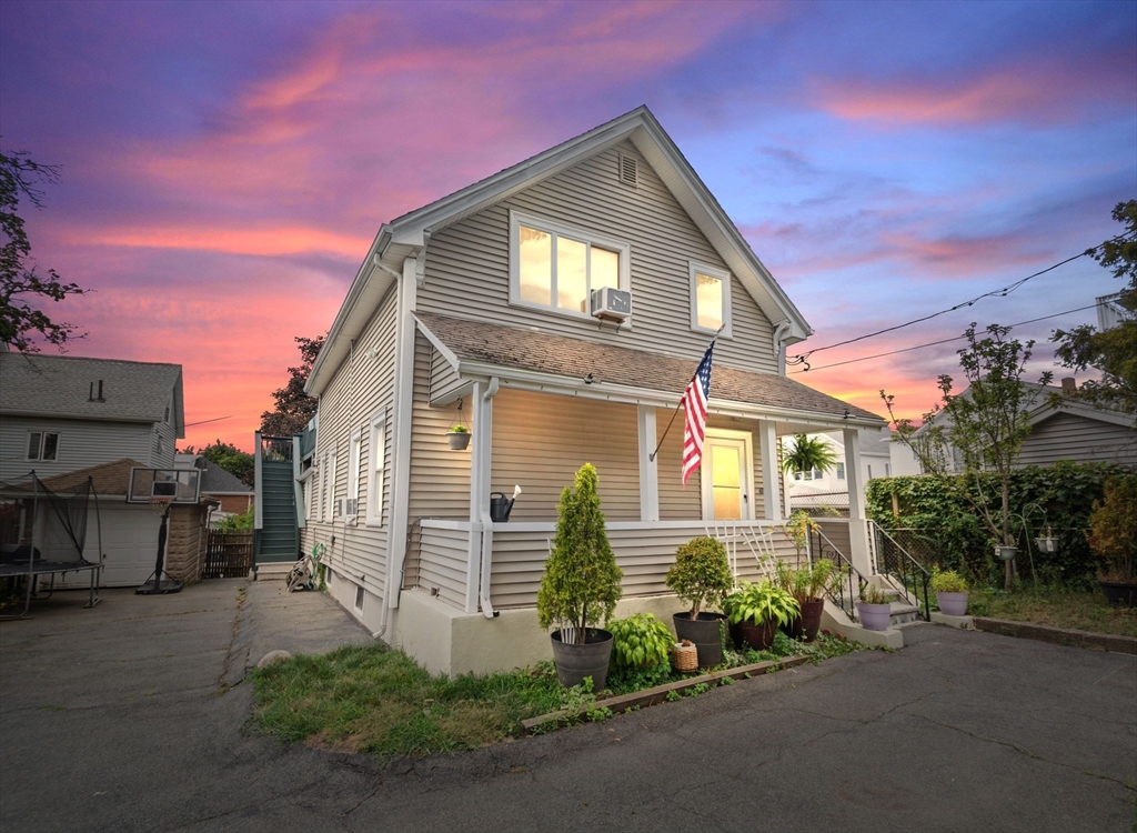 48 Tapped Street, Everett, Massachusetts, 4 Bedrooms Bedrooms, 7 Rooms Rooms,2 BathroomsBathrooms,Residential Lease,For Rent,Tapped Street,73459328