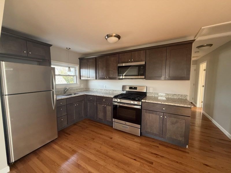 629 Highland, Fall River, Massachusetts, 2 Bedrooms Bedrooms, 6 Rooms Rooms,1 BathroomBathrooms,Residential Lease,For Rent,Highland,73459378