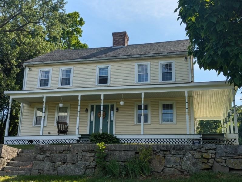 95 Providence Street, Mendon, Massachusetts, 3 Bedrooms Bedrooms, 7 Rooms Rooms,2.5 BathroomsBathrooms,Residential Lease,For Rent,Providence Street,73454918