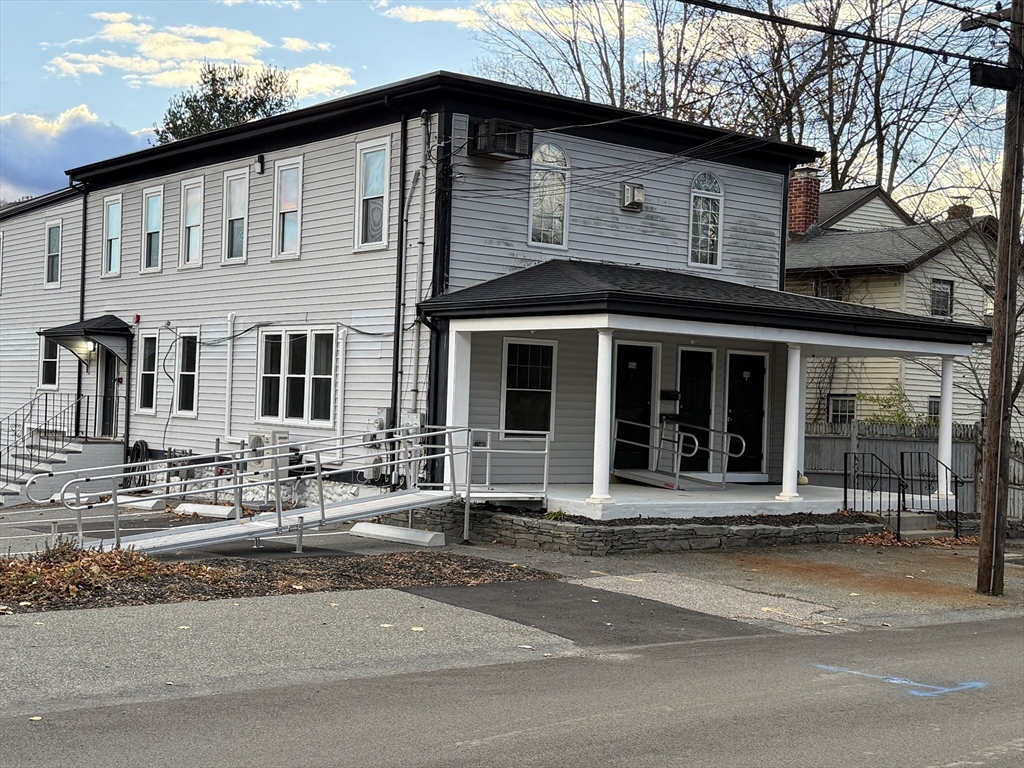 866 Centre St, Middleboro, Massachusetts, 2 Bedrooms Bedrooms, 5 Rooms Rooms,1 BathroomBathrooms,Residential Lease,For Rent,Centre St,73459391
