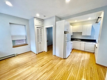 15 Thacher Court, Boston, Massachusetts, 1 Bedroom Bedrooms, 4 Rooms Rooms,1 BathroomBathrooms,Residential Lease,For Rent,Thacher Court,73459396