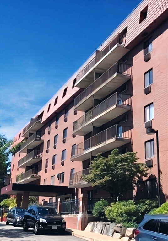 125 Pleasant St, Brookline, Massachusetts, 2 Bedrooms Bedrooms, 4 Rooms Rooms,2 BathroomsBathrooms,Residential Lease,For Rent,Pleasant St,73459409