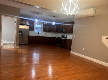 582 Centre, Brockton, Massachusetts, 3 Bedrooms Bedrooms, 5 Rooms Rooms,1.5 BathroomsBathrooms,Residential Lease,For Rent,Centre,73458189