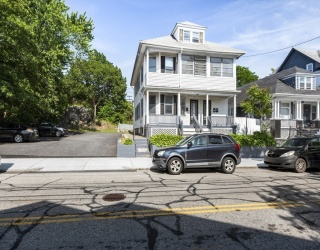 31 Mount Pleasant Avenue, Providence, Rhode Island, 6 Bedrooms Bedrooms, 10 Rooms Rooms,2 BathroomsBathrooms,Residential Income,For Sale,Mount Pleasant Avenue,73399551
