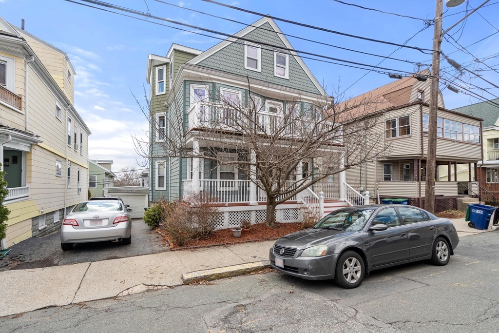 30-32 Whitman St, Somerville, Massachusetts, 7 Bedrooms Bedrooms, 15 Rooms Rooms,3 BathroomsBathrooms,Residential Income,For Sale,Whitman St,73350501