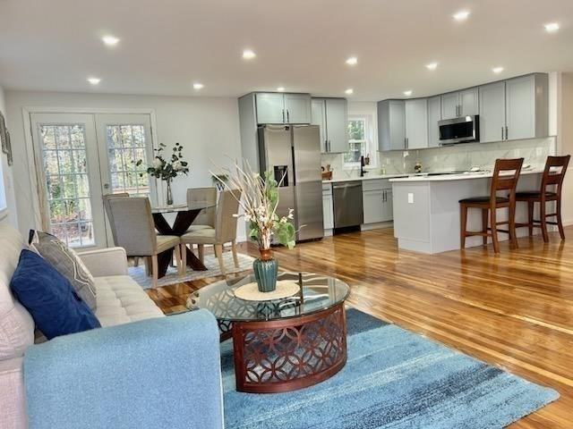 820 Center Street, Pembroke, Massachusetts, 3 Bedrooms Bedrooms, 8 Rooms Rooms,2 BathroomsBathrooms,Residential,For Sale,Center Street,73452326