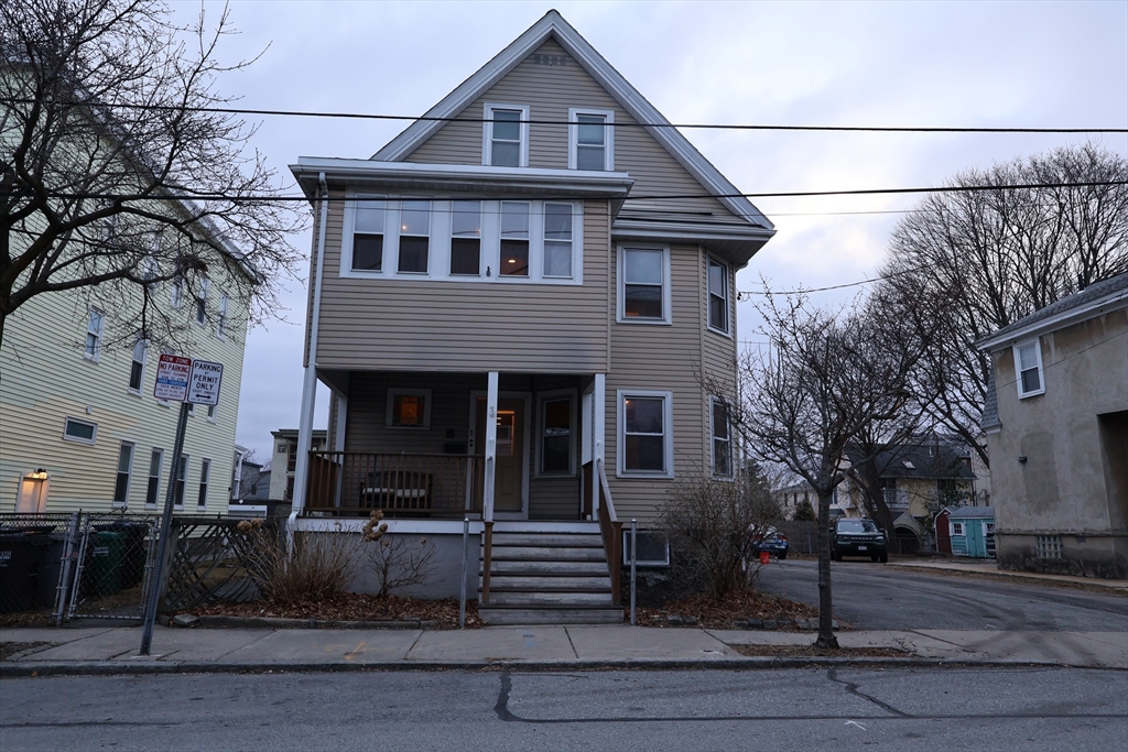 98 Clay, Cambridge, Massachusetts, 5 Bedrooms Bedrooms, 12 Rooms Rooms,2 BathroomsBathrooms,Residential Income,For Sale,Clay,73350659