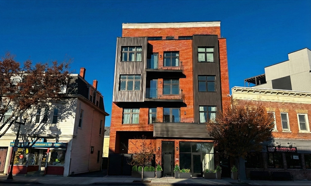 379 Somerville Ave, Somerville, Massachusetts, 15 Bedrooms Bedrooms, 38 Rooms Rooms,12 BathroomsBathrooms,Residential Income,For Sale,Somerville Ave,73456926