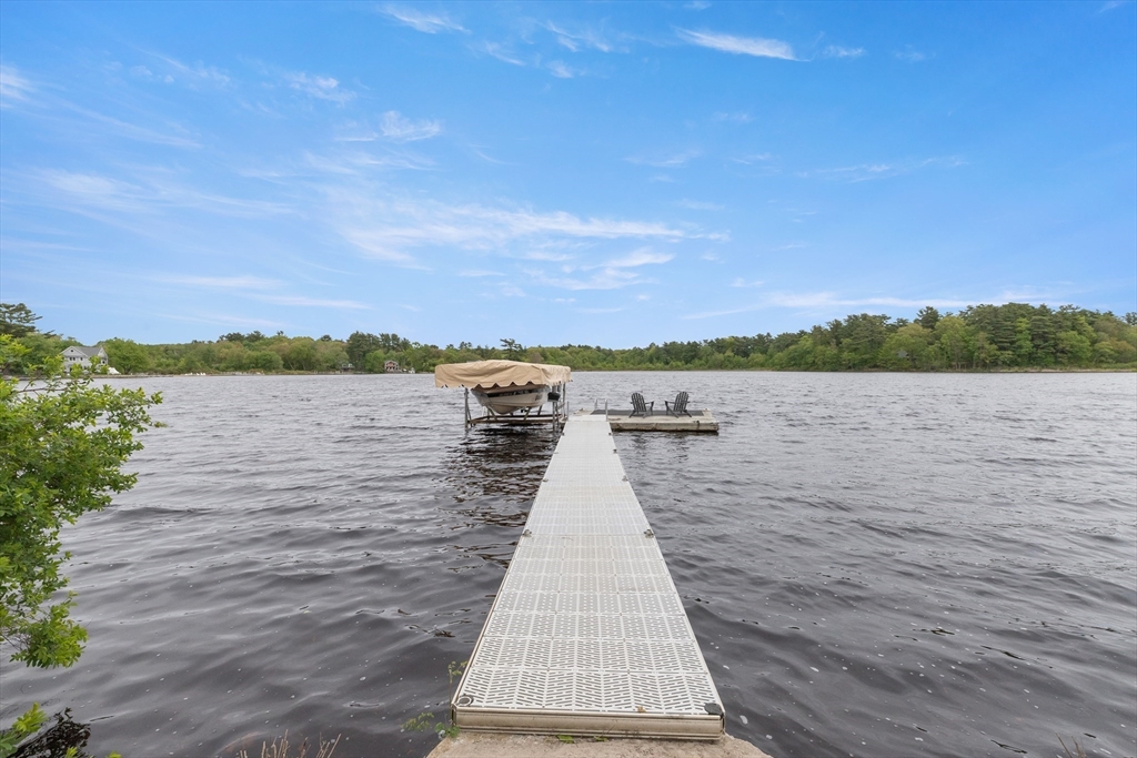 42 Lakeshore Drive, Essex, Massachusetts, 4 Bedrooms Bedrooms, 8 Rooms Rooms,3.5 BathroomsBathrooms,Residential,For Sale,Lakeshore Drive,73380839
