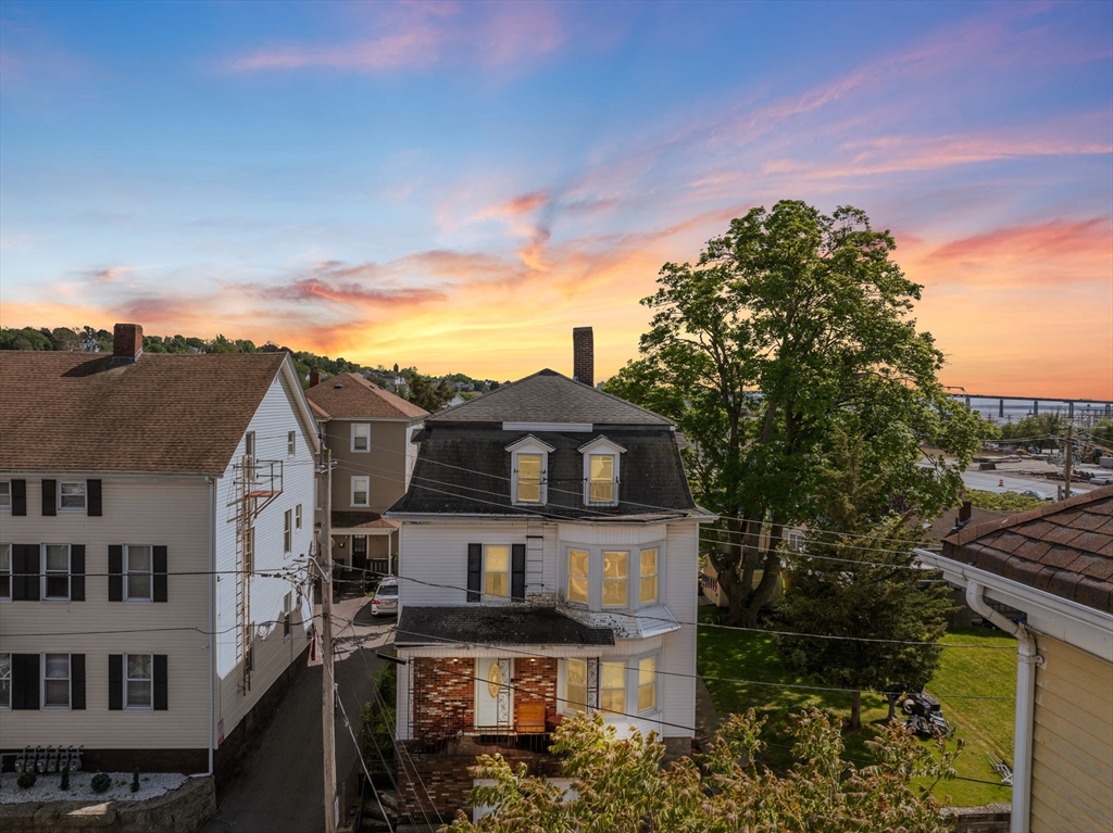 95 Ballard St, Fall River, Massachusetts, 9 Bedrooms Bedrooms, 21 Rooms Rooms,3 BathroomsBathrooms,Residential Income,For Sale,Ballard St,73377010