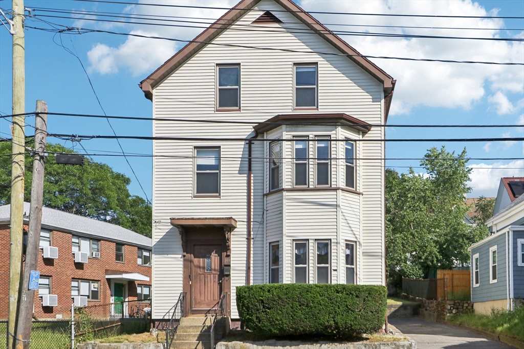 344 Essex St, Lynn, Massachusetts, 7 Bedrooms Bedrooms, 13 Rooms Rooms,2.5 BathroomsBathrooms,Residential Income,For Sale,Essex St,73397010