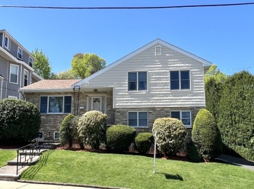 68-70 Floyd Street, Winthrop, Massachusetts, 4 Bedrooms Bedrooms, 12 Rooms Rooms,3.5 BathroomsBathrooms,Residential Income,For Sale,Floyd Street,73367065 68-70 Floyd Street, Winthrop, Massachusetts, 4 Bedrooms Bedrooms, 12 Rooms Rooms,3.5 BathroomsBathrooms,Residential Income,For Sale,Floyd Street,73367065
