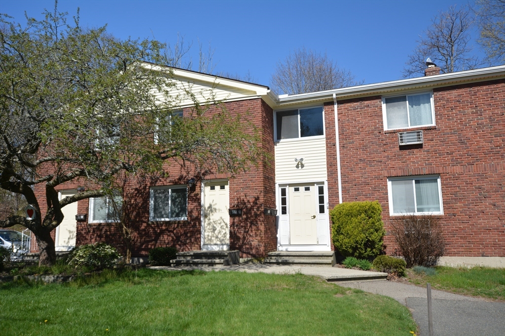 24 Concord, Canton, Massachusetts, 2 Bedrooms Bedrooms, 4 Rooms Rooms,1 BathroomBathrooms,Residential Lease,For Rent,Concord,73459493