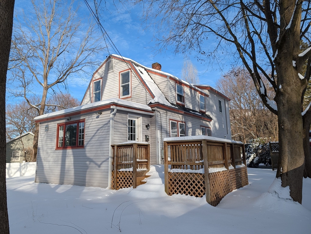 25 Graves Street, Deerfield, Massachusetts, 3 Bedrooms Bedrooms, 7 Rooms Rooms,1.5 BathroomsBathrooms,Residential Lease,For Rent,Graves Street,73438547
