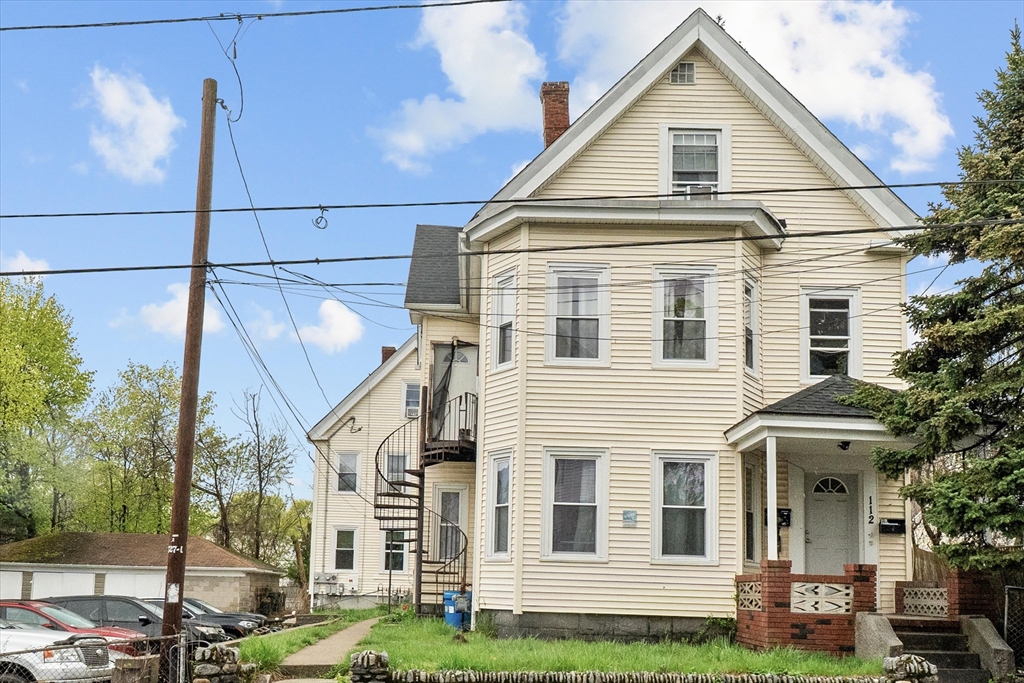 108-112 Camden St, Methuen, Massachusetts, 8 Bedrooms Bedrooms, 16 Rooms Rooms,4 BathroomsBathrooms,Residential Income,For Sale,Camden St,73366545