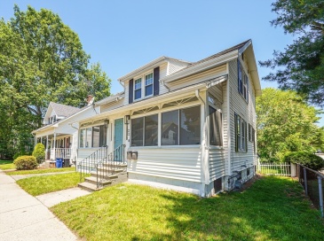 22 Tampa St, Worcester, Massachusetts, 5 Bedrooms Bedrooms, 10 Rooms Rooms,2 BathroomsBathrooms,Residential Income,For Sale,Tampa St,73385842