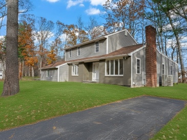 32 Laurel Ln, Raynham, Massachusetts, 4 Bedrooms Bedrooms, 9 Rooms Rooms,3 BathroomsBathrooms,Residential,For Sale,Laurel Ln,73459593