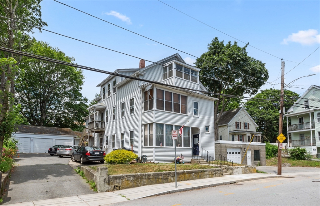 25-27 Granite, Webster, Massachusetts, 7 Bedrooms Bedrooms, 18 Rooms Rooms,5 BathroomsBathrooms,Residential Income,For Sale,Granite,73399079