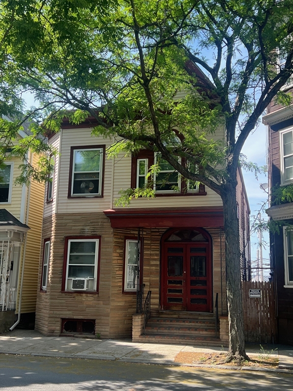 818 Saratoga St, Boston, Massachusetts, 5 Bedrooms Bedrooms, 11 Rooms Rooms,2 BathroomsBathrooms,Residential Income,For Sale,Saratoga St,73289953