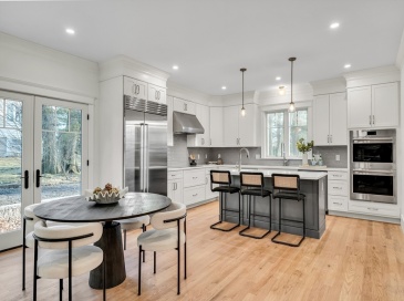 19 Deering, Lexington, Massachusetts, 6 Bedrooms Bedrooms, 13 Rooms Rooms,5.5 BathroomsBathrooms,Residential,For Sale,Deering,73459406