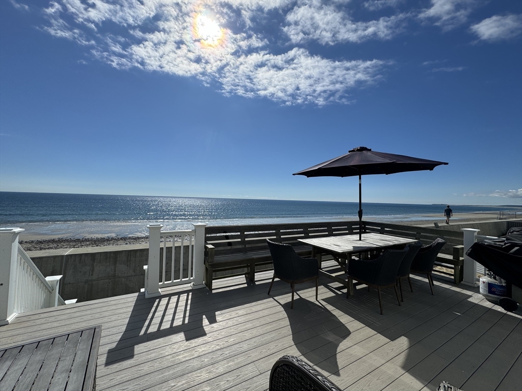 49 Ocean Rd N, Duxbury, Massachusetts, 2 Bedrooms Bedrooms, 7 Rooms Rooms,1 BathroomBathrooms,Residential Lease,For Rent,Ocean Rd N,73395053