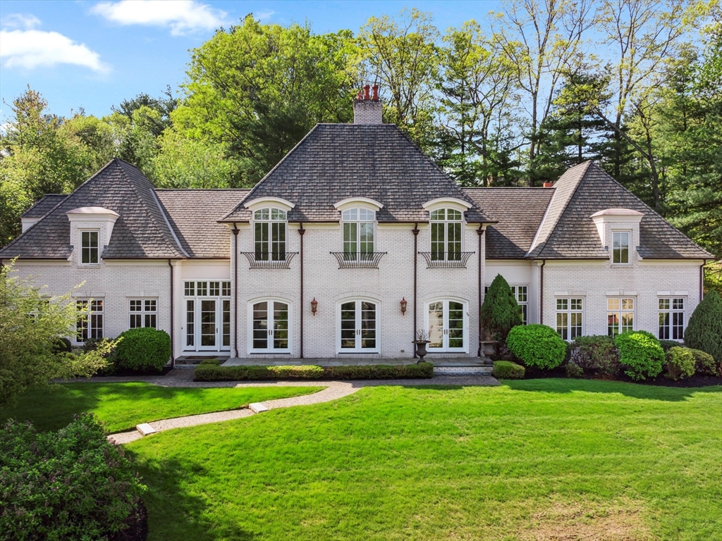 2 Copperbeech Circle, Westborough, Massachusetts, 5 Bedrooms Bedrooms, 11 Rooms Rooms,4 BathroomsBathrooms,Residential,For Sale,Copperbeech Circle,73350257