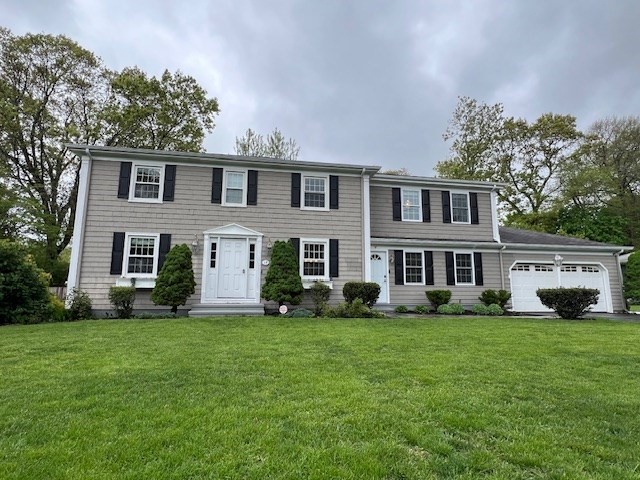 17 Meadowbrook Drive, Barrington, Rhode Island, 5 Bedrooms Bedrooms, 9 Rooms Rooms,3 BathroomsBathrooms,Residential,For Sale,Meadowbrook Drive,73343634