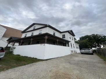 139 Bay St, Springfield, Massachusetts, 4 Bedrooms Bedrooms, 10 Rooms Rooms,2 BathroomsBathrooms,Residential Income,For Sale,Bay St,73331888