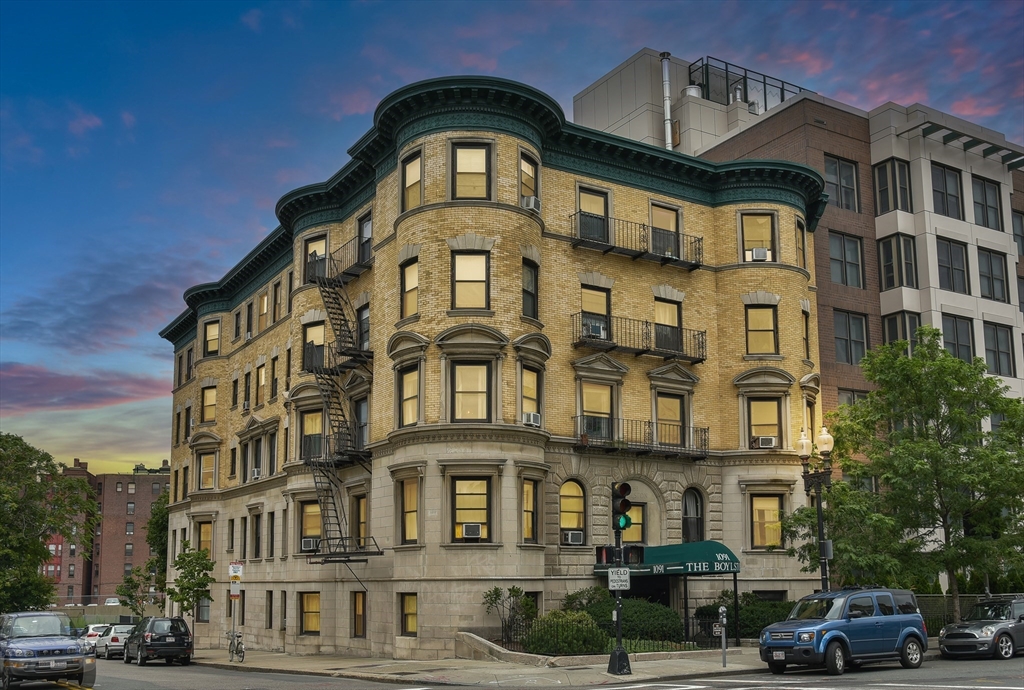 1091 Boylston St, Boston, Massachusetts, 1 Bedroom Bedrooms, 3 Rooms Rooms,1 BathroomBathrooms,Residential,For Sale,Boylston St,73459262