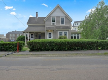 246 Railroad Ave, Norwood, Massachusetts, 3 Bedrooms Bedrooms, 10 Rooms Rooms,2 BathroomsBathrooms,Residential Income,For Sale,Railroad Ave,73391432