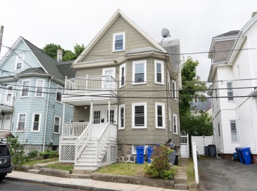 7-9 Meridian Pkwy, Malden, Massachusetts, 9 Bedrooms Bedrooms, 13 Rooms Rooms,2 BathroomsBathrooms,Residential Income,For Sale,Meridian Pkwy,73382467