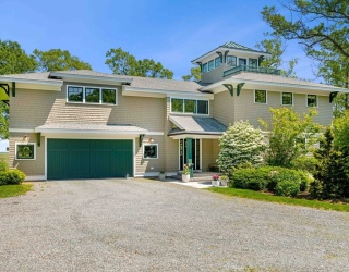 323R High Road, Newbury, Massachusetts, 4 Bedrooms Bedrooms, 9 Rooms Rooms,3.5 BathroomsBathrooms,Residential,For Sale,High Road,73367049