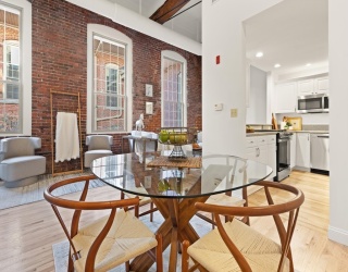 12 Brookside Rd, Westford, Massachusetts, 2 Bedrooms Bedrooms, 5 Rooms Rooms,1.5 BathroomsBathrooms,Residential,For Sale,Brookside Rd,73459536