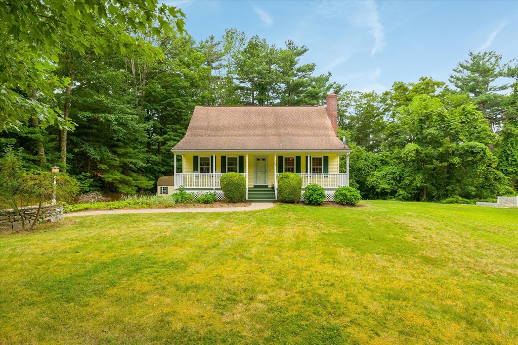 65 E Brimfield Rd, Holland, Massachusetts, 3 Bedrooms Bedrooms, 6 Rooms Rooms,2.5 BathroomsBathrooms,Residential,For Sale,E Brimfield Rd,73401930