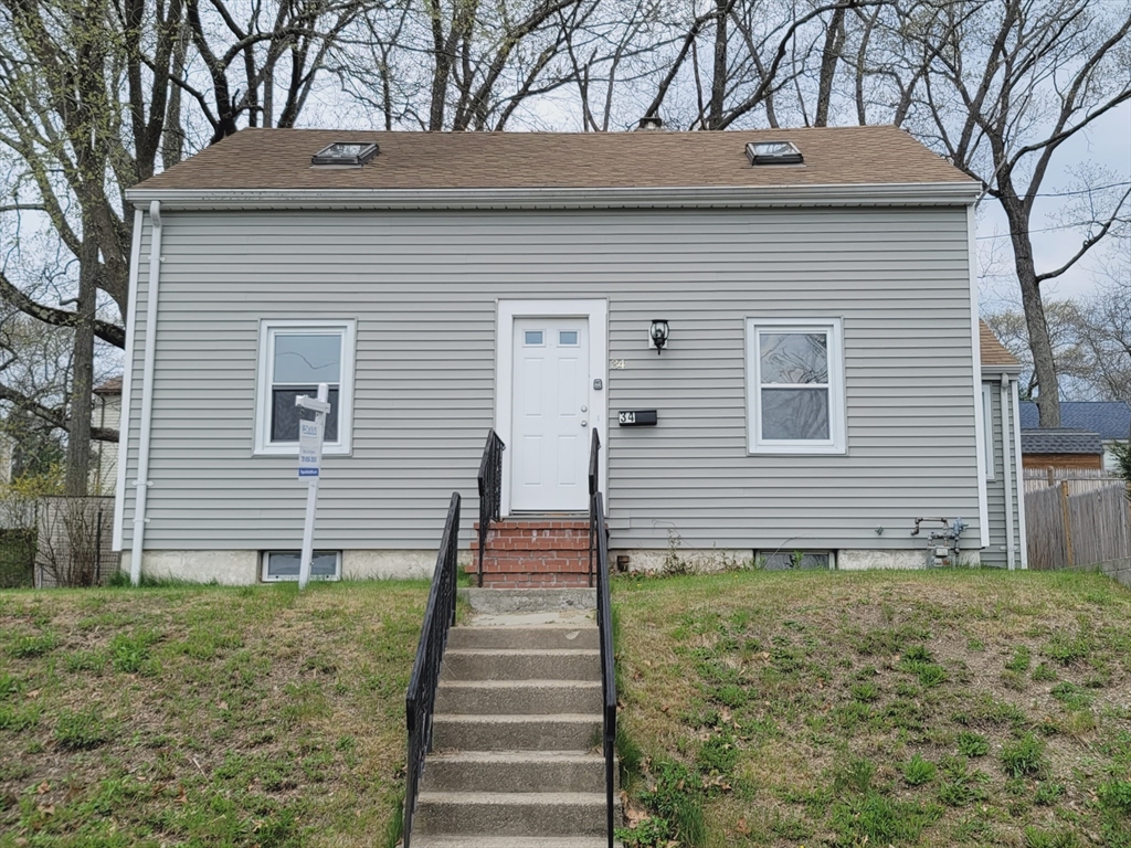 34 Hallron St, Boston, Massachusetts, 4 Bedrooms Bedrooms, 7 Rooms Rooms,1 BathroomBathrooms,Residential,For Sale,Hallron St,73351335