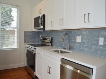 374A Centre St, Boston, Massachusetts, 4 Bedrooms Bedrooms, 8 Rooms Rooms,2 BathroomsBathrooms,Residential Lease,For Rent,Centre St,73459752