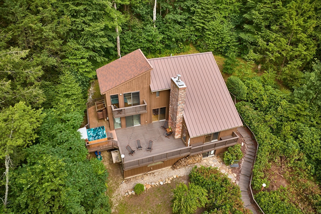 12 Bray Ct, Pelham, Massachusetts, 3 Bedrooms Bedrooms, 7 Rooms Rooms,2.5 BathroomsBathrooms,Residential,For Sale,Bray Ct,73402035