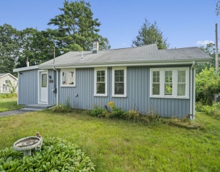 122 Union Park St, Hanson, Massachusetts, 2 Bedrooms Bedrooms, 4 Rooms Rooms,1 BathroomBathrooms,Residential,For Sale,Union Park St,73407975