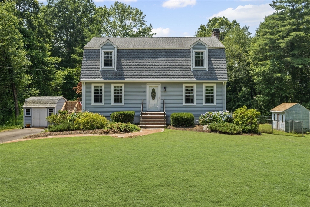 17 Shagbark Rd, Easton, Massachusetts, 3 Bedrooms Bedrooms, 10 Rooms Rooms,2.5 BathroomsBathrooms,Residential,For Sale,Shagbark Rd,73399894