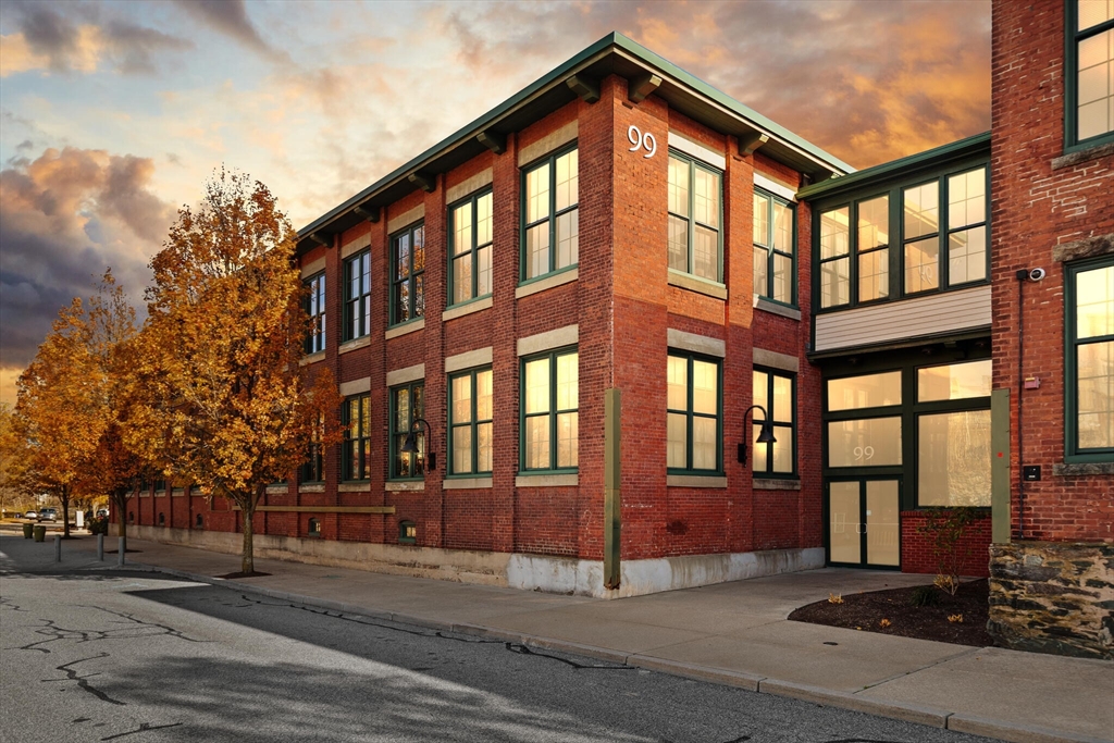 99 Allen Street, Woonsocket, Rhode Island, 1 Bedroom Bedrooms, 4 Rooms Rooms,1 BathroomBathrooms,Residential,For Sale,Allen Street,73456686