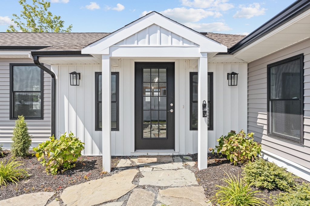 17 Shore Avenue, Lakeville, Massachusetts, 2 Bedrooms Bedrooms, 4 Rooms Rooms,1 BathroomBathrooms,Residential,For Sale,Shore Avenue,73418252