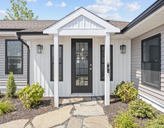 17 Shore Avenue, Lakeville, Massachusetts, 2 Bedrooms Bedrooms, 4 Rooms Rooms,1 BathroomBathrooms,Residential,For Sale,Shore Avenue,73418252