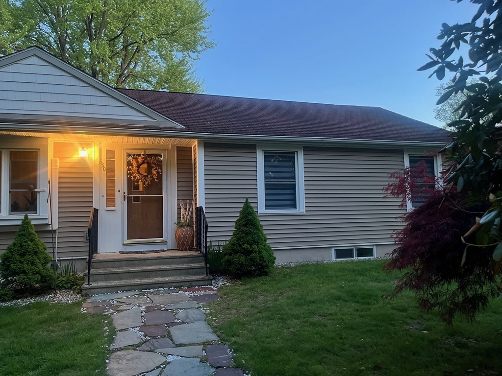 630 South St, Shrewsbury, Massachusetts, 3 Bedrooms Bedrooms, 6 Rooms Rooms,2 BathroomsBathrooms,Residential,For Sale,South St,73363942