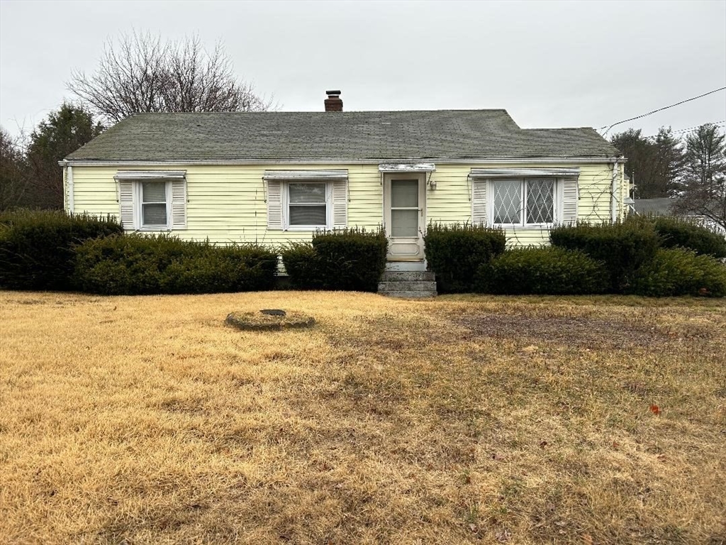 105 Denwall Drive, Springfield, Massachusetts, 3 Bedrooms Bedrooms, 5 Rooms Rooms,1 BathroomBathrooms,Residential,For Sale,Denwall Drive,73353911