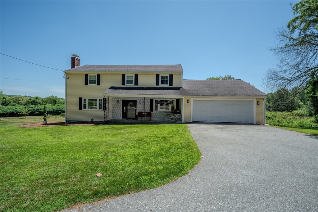 200 Pine Hill Rd, Chelmsford, Massachusetts, 4 Bedrooms Bedrooms, 7 Rooms Rooms,1.5 BathroomsBathrooms,Residential,For Sale,Pine Hill Rd,73341665