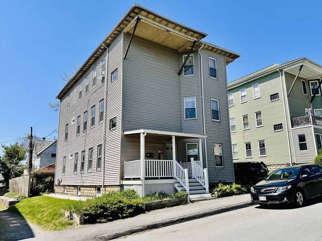 32 Ames St, Worcester, Massachusetts, 9 Bedrooms Bedrooms, 18 Rooms Rooms,3 BathroomsBathrooms,Residential Income,For Sale,Ames St,73391646