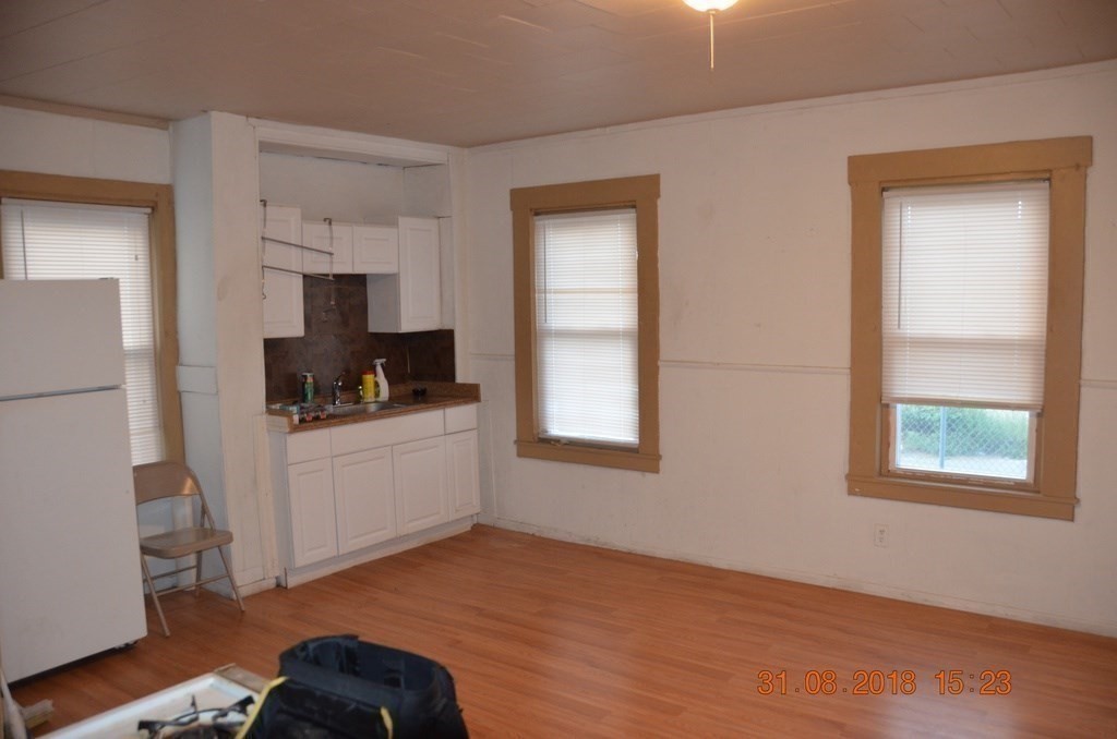 25 Crescent, West Boylston, Massachusetts, 3 Bedrooms Bedrooms, 7 Rooms Rooms,1 BathroomBathrooms,Residential Lease,For Rent,Crescent,73362490